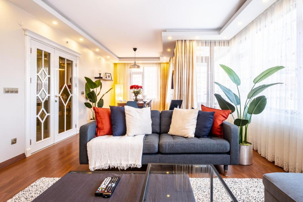 شقة Captivating Flat With Balcony Near Besiktas Pier اسطنبول المظهر الخارجي الصورة